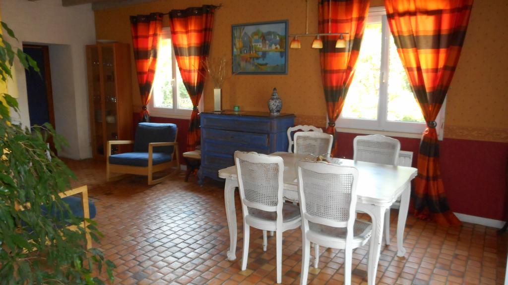 La Poiriere Bed & Breakfast Chemellier Exterior photo